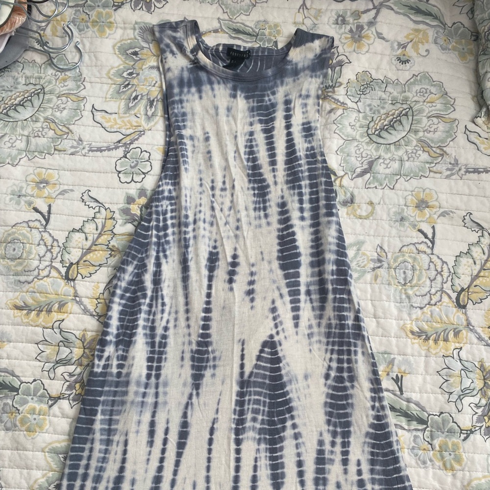 Forever 21 Blue & White print beach cover up size S